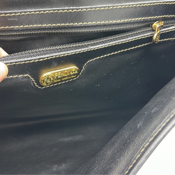 AUTHENTIC Fendi crossbody - Picture 5 of 12
